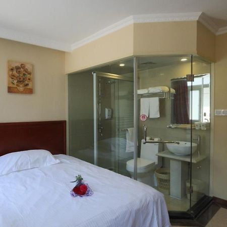 Greentree Inn Shanghai Pudong Airport Huaxia East Road Railway Station Shell Hotel Exterior photo