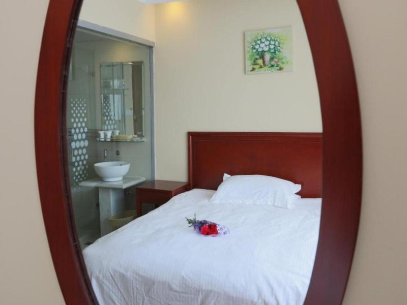 Greentree Inn Shanghai Pudong Airport Huaxia East Road Railway Station Shell Hotel Exterior photo