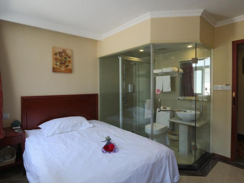 Greentree Inn Shanghai Pudong Airport Huaxia East Road Railway Station Shell Hotel Exterior photo