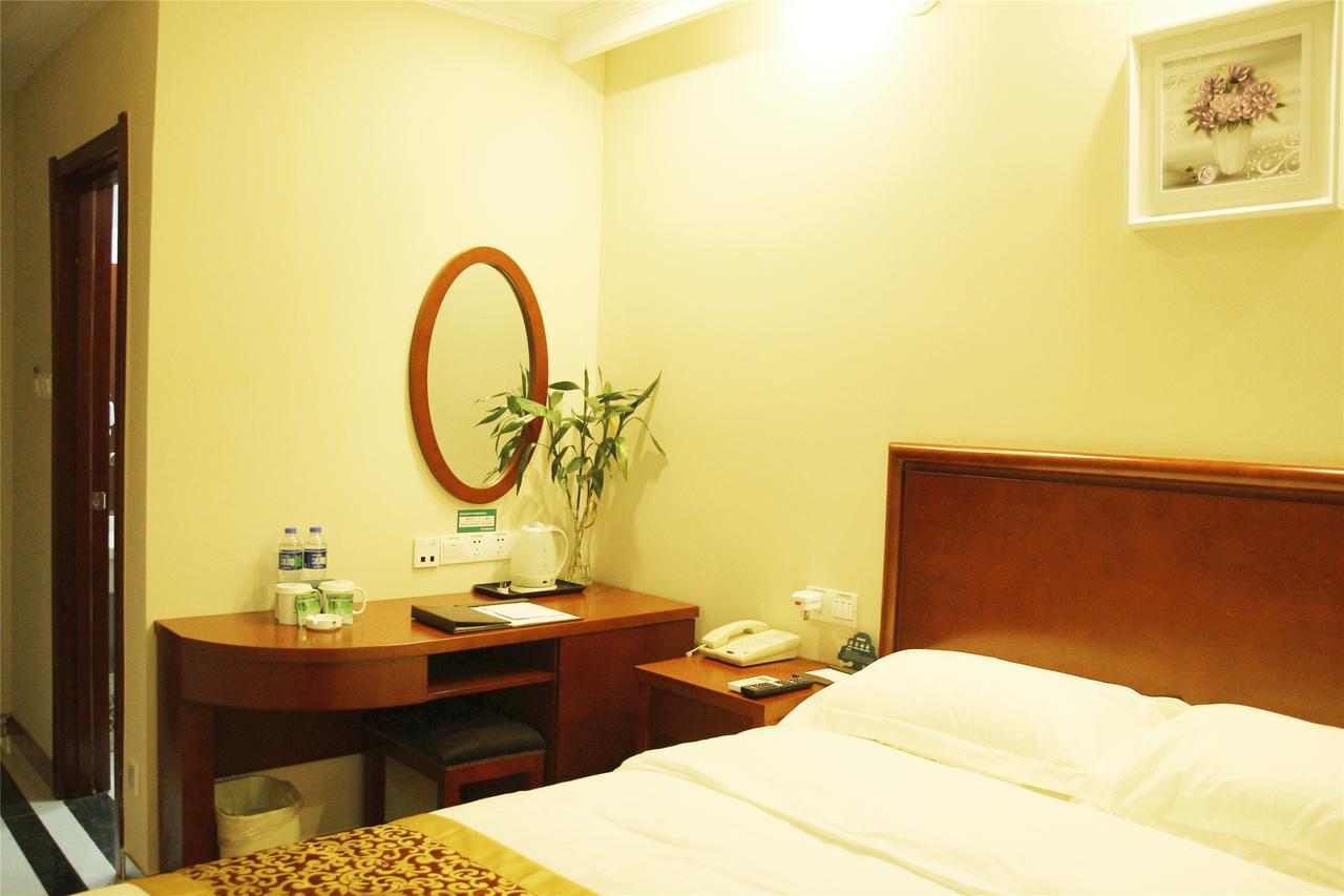 Greentree Inn Shanghai Pudong Airport Huaxia East Road Railway Station Shell Hotel Exterior photo