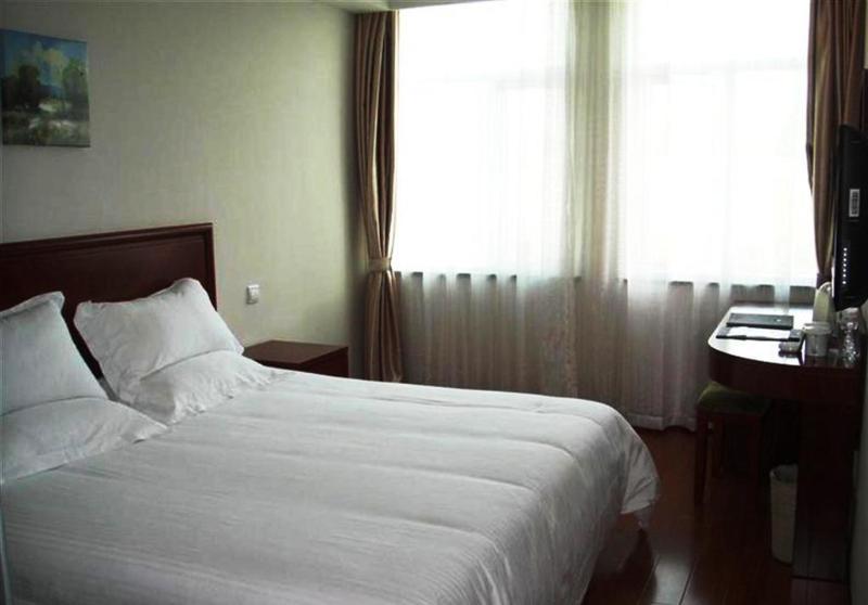 Greentree Inn Shanghai Pudong Airport Huaxia East Road Railway Station Shell Hotel Exterior photo